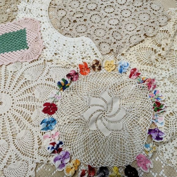Vintage 14 pc Lace Doily Collection - Picture 7 of 10
